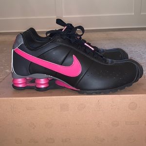 Nike Shox Classic II - Womens Size 8.5 - Black & Pink